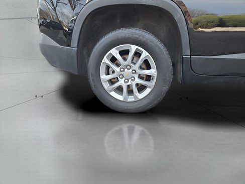 Used 2023 Chevrolet Traverse LS w/ Safety Package image 23