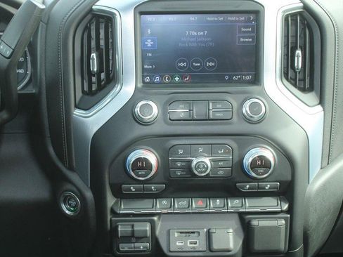 Used 2019 GMC Sierra 1500 SLT image 15