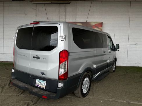 Used 2017 Ford Transit 150 XLT image 5