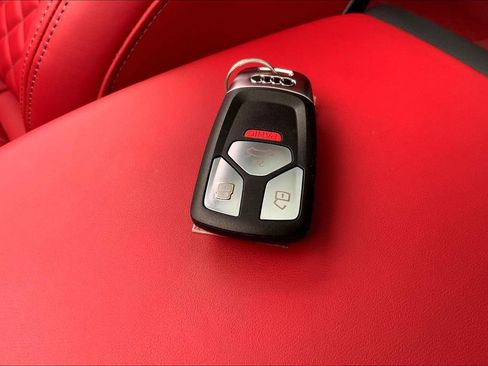 Certified 2025 Audi SQ5 Prestige image 15