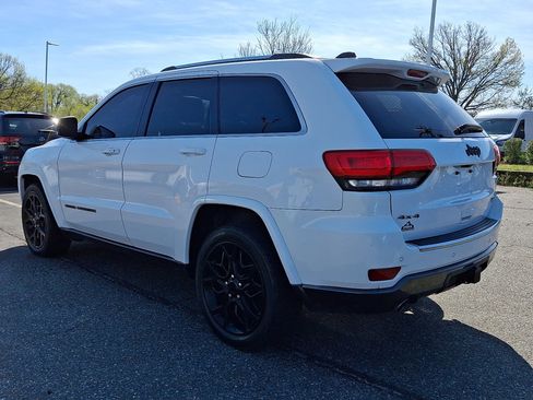 Used 2018 Jeep Grand Cherokee Limited AWD/4WD image 4