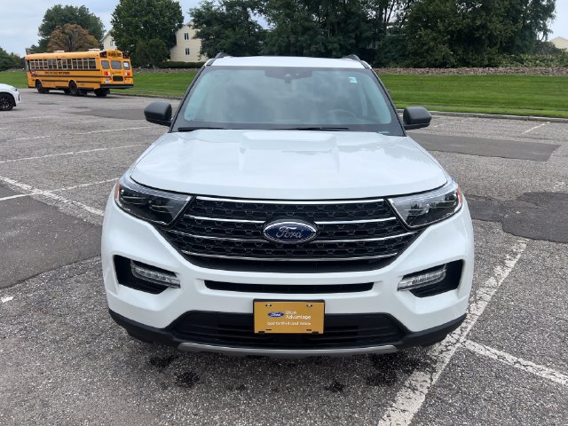 Used 2023 Ford Explorer XLT w/ Equipment Group 202A AWD/4WD image 3