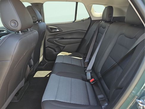 Used 2026 Chevrolet Trax LT FWD image 10