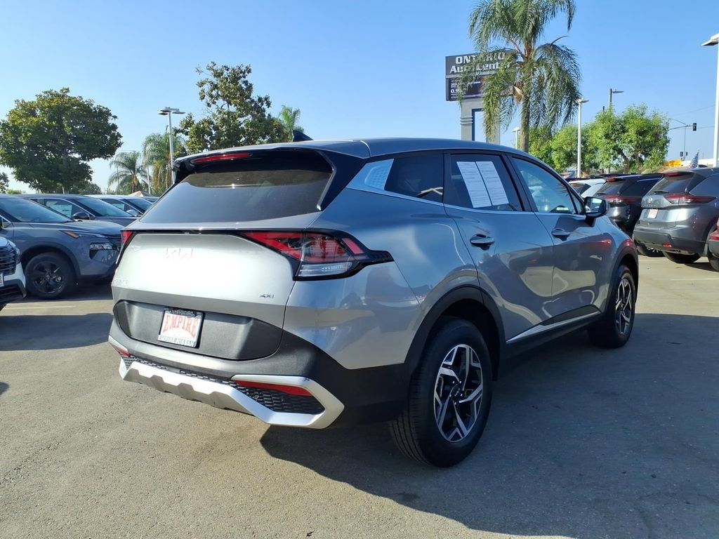 Used 2025 Kia Sportage LX AWD/4WD image 3