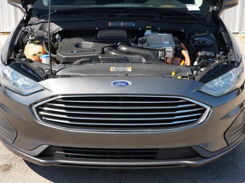 Used 2019 Ford Fusion SE image 7