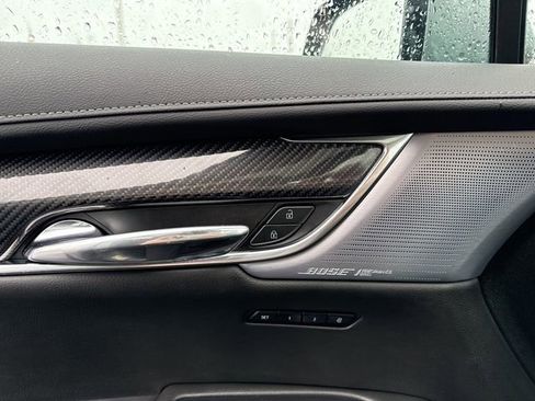 Used 2024 Cadillac XT6 Sport image 24