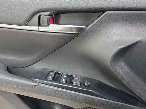 Used 2019 Toyota Camry LE w/ Convenience Package FWD image 28