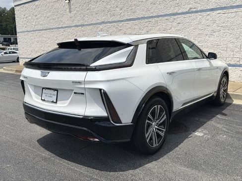 Used 2024 Cadillac Lyriq Luxury RWD image 7