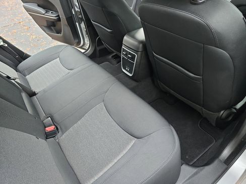 Used 2023 Chrysler 300 Touring w/ Sport Appearance Package image 11