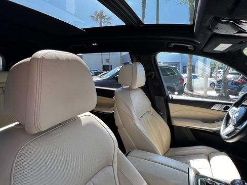 Used 2021 BMW X7 M50i AWD/4WD image 46