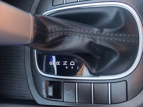 Certified 2025 Hyundai Kona SEL AWD/4WD image 12