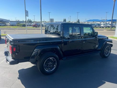 Used 2022 Jeep Gladiator Overland w/ Popular Equipment Package AWD/4WD image 12