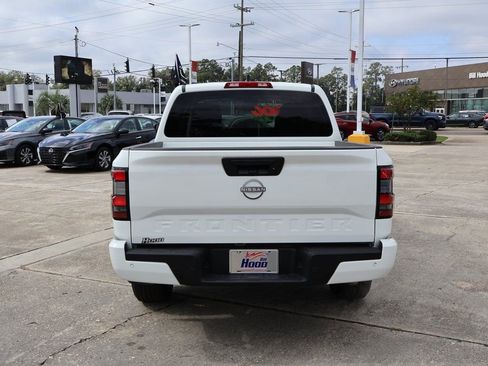 Certified 2025 Nissan Frontier SV image 18