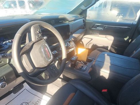 Used 2025 GMC Sierra 1500 AT4 image 9