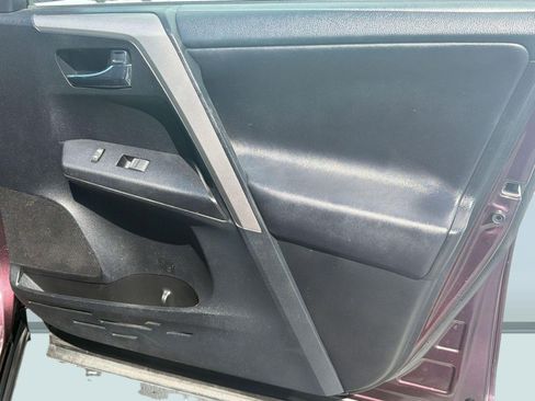 Used 2017 Toyota RAV4 XLE image 31