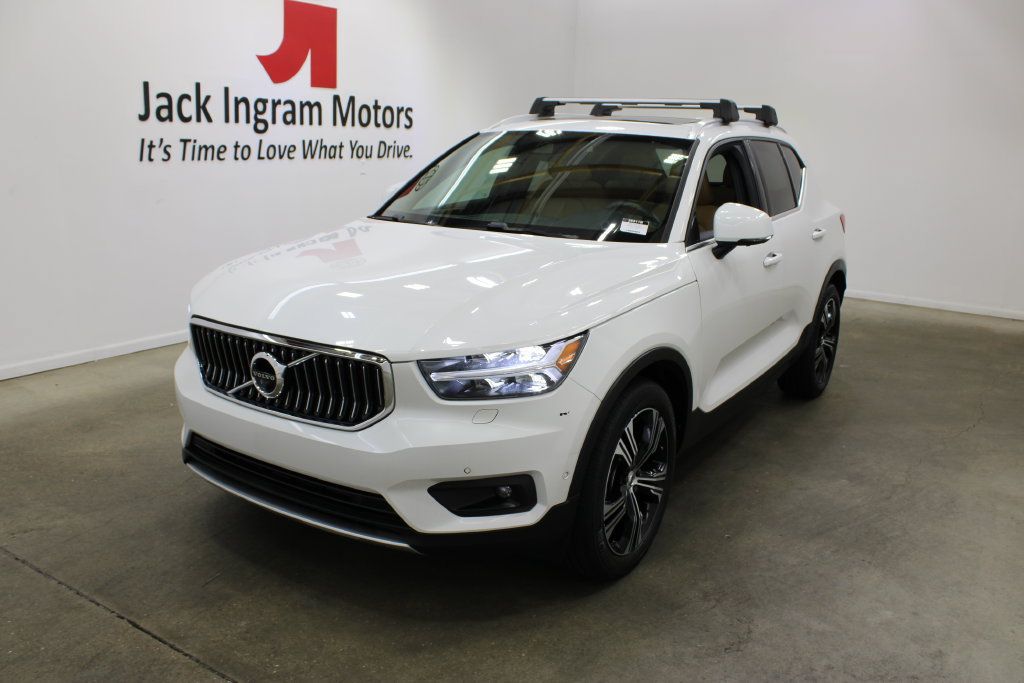 Used 2022 Volvo XC40 T5 Inscription w/ Advanced Package AWD/4WD image 2