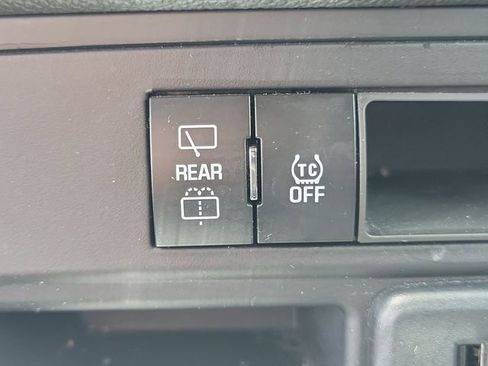 Used 2016 GMC Acadia SLE AWD/4WD image 27
