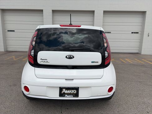 Used 2017 Kia Soul EV FWD image 4