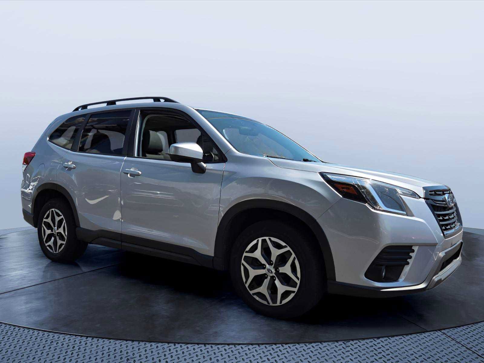 Used 2024 Subaru Forester Premium AWD/4WD image 1