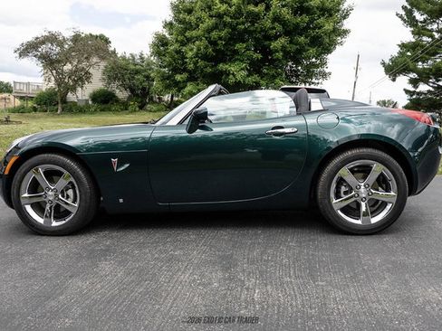 Used 2007 Pontiac Solstice Convertible w/ Premium Package RWD image 3