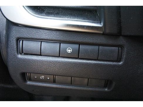 Certified 2022 Nissan Rogue SV FWD image 8