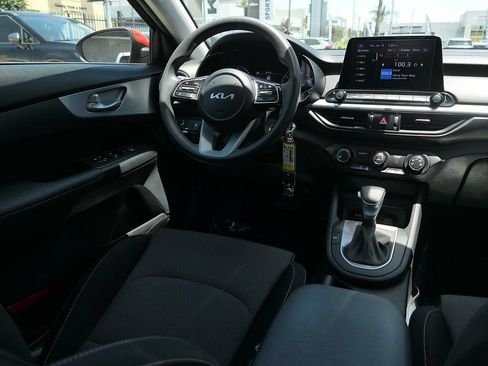 Used 2023 Kia Forte LXS w/ LXS Technology Package FWD image 24