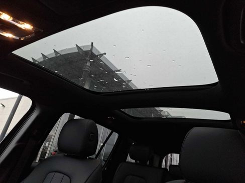 Used 2026 Mercedes-Benz GLB 250 4MATIC image 11