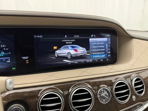 Used 2019 Mercedes-Benz S 560 4MATIC Sedan image 39