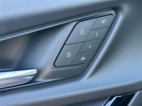 New 2026 Chevrolet Equinox ACTIV w/ Convenience Package III image 11