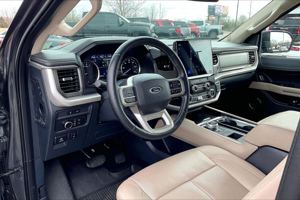 Used 2022 Ford Expedition Max XLT RWD image 19