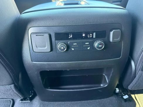 Used 2020 Chevrolet Suburban LT w/ Luxury Package AWD/4WD image 38