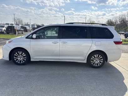 Used 2019 Toyota Sienna XLE w/ XLE Navigation Package