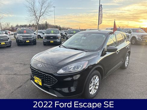 Certified 2022 Ford Escape SE w/ Convenience Package image 2