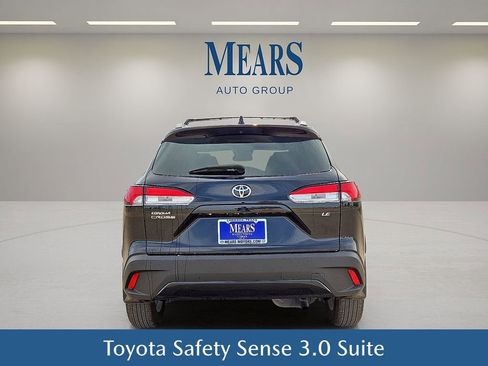 Used 2023 Toyota Corolla Cross LE image 5