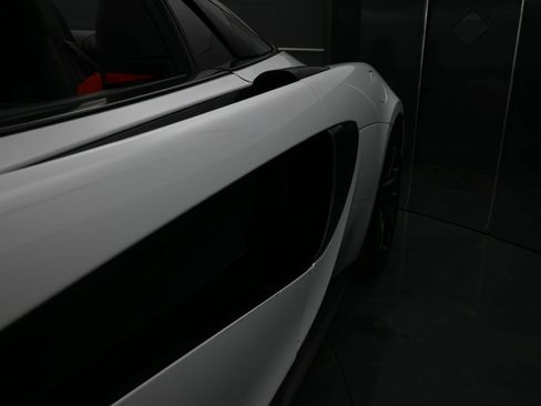 Used 2019 McLaren 570S Spider image 12