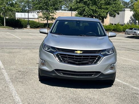 Used 2020 Chevrolet Equinox LT w/ Driver Convenience Package FWD image 2