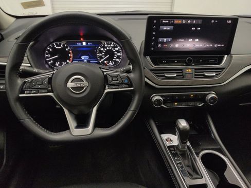 Used 2023 Nissan Altima 2.5 SV w/ SV Premium Package image 22