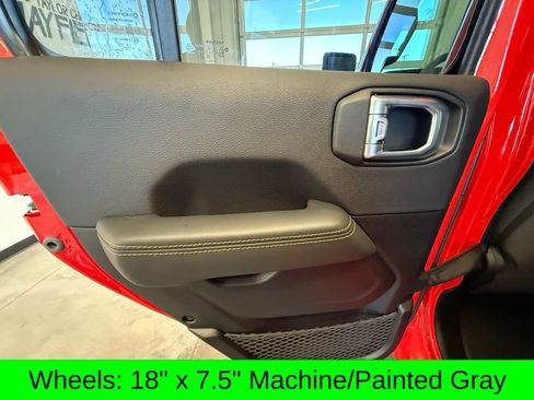 New 2026 Jeep Wrangler Unlimited Sahara AWD/4WD image 15
