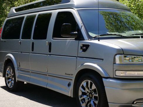 Used 2025 Chevrolet Express 2500 w/ Driver Convenience Package image 58