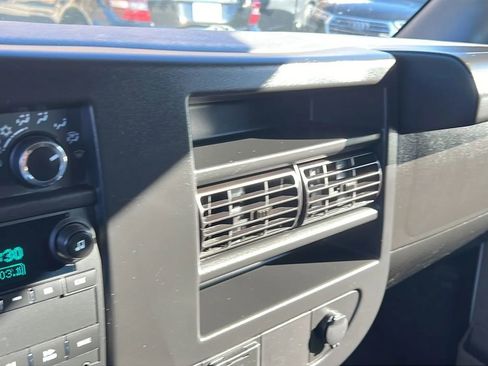 Used 2023 GMC Savana 2500 Extended image 11