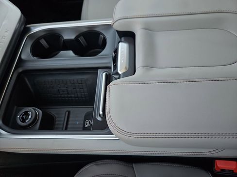 New 2025 Ford Expedition Active image 28