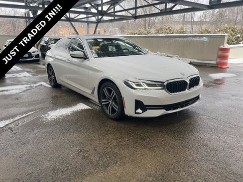 Used 2023 BMW 530i xDrive w/ Premium Package image 3