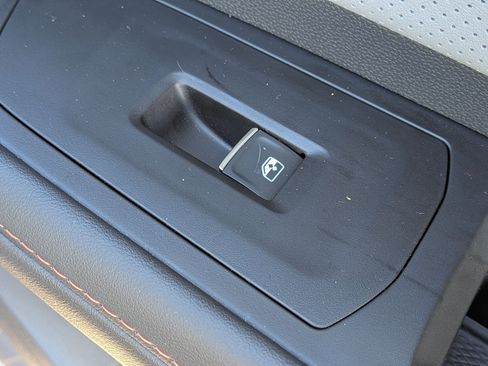 Used 2025 Volkswagen Atlas Peak Edition SE image 36