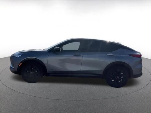 Used 2025 Buick Envista Sport Touring image 8