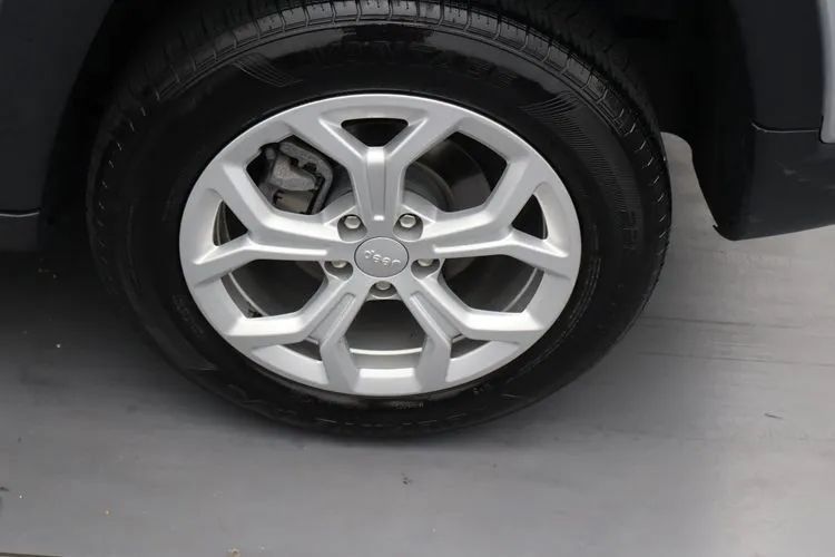 Used 2024 Jeep Compass Latitude AWD/4WD image 38