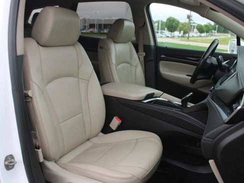 Used 2020 Buick Enclave Essence FWD image 23