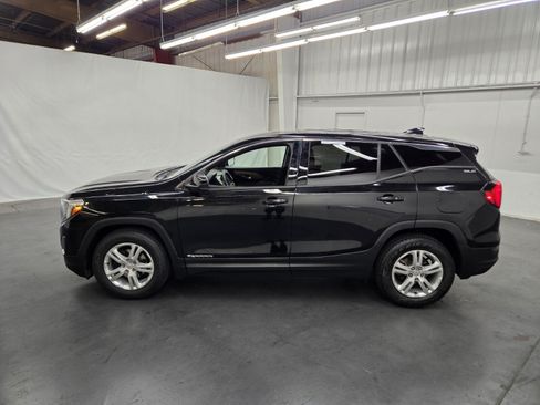 Used 2019 GMC Terrain SLE w/ LPO, Floor Liner Package FWD image 2