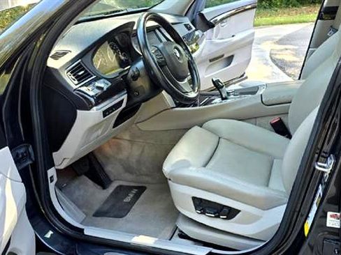 Used 2012 BMW 550i Gran Turismo w/ Driver Assistance Pkg image 19