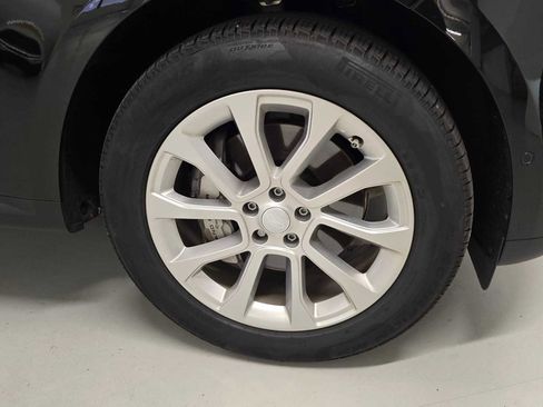 Used 2025 Land Rover Range Rover Sport SE AWD/4WD image 10