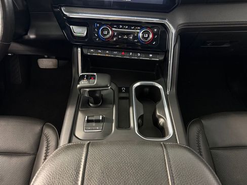 Used 2024 GMC Sierra 1500 Denali image 17